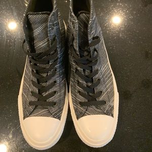 Chuck Taylor’s 9.5 men’s